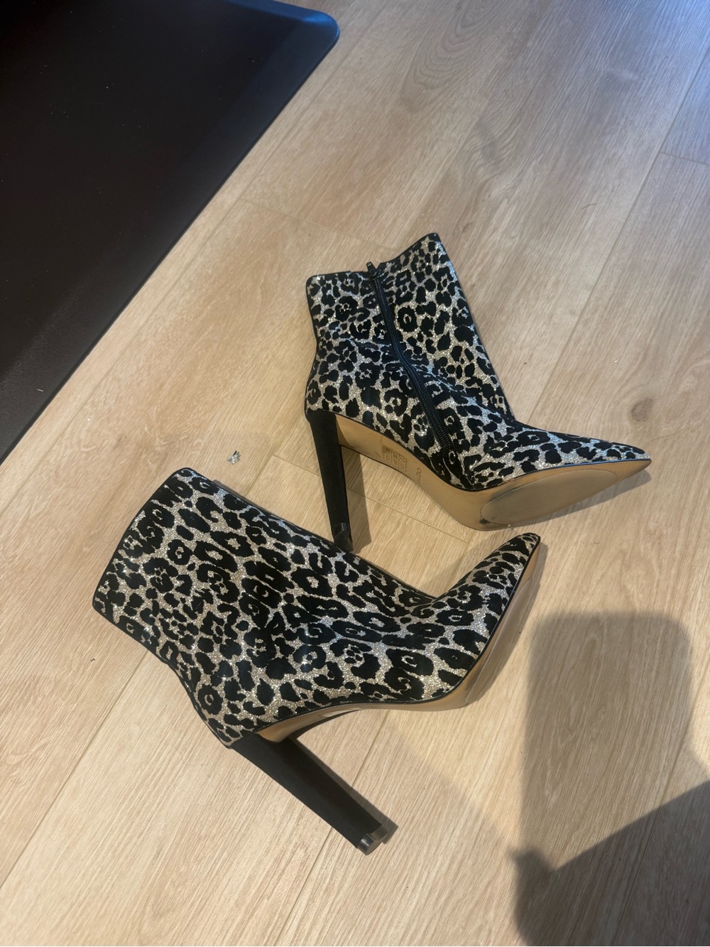 Leopard Print Pointed Toe High Heel Ankle Boots - Black/Gold